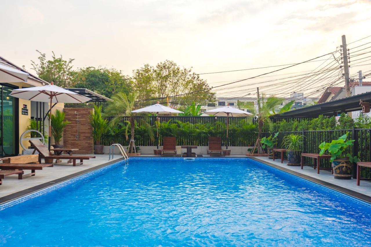 Suphan Lake Hometel Bangkok Exterior photo