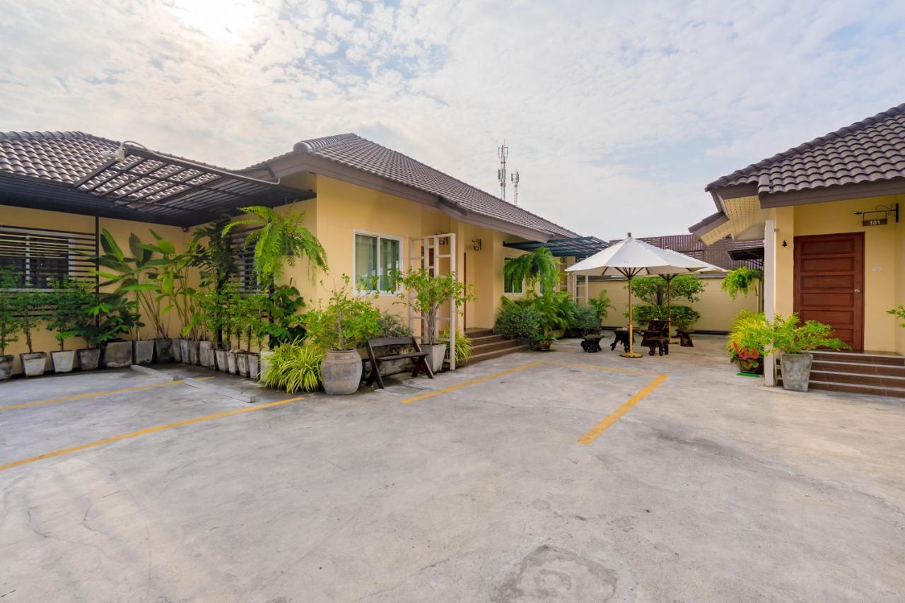 Suphan Lake Hometel Bangkok Exterior photo